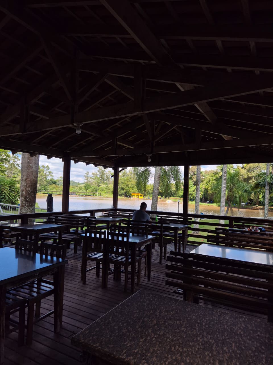Sabor de Varanda - Bebida na temperatura perfeita e aquele tempero acolhedor de interior para compartilhar boas histórias. no Pesqueiro Toca do Jacaré